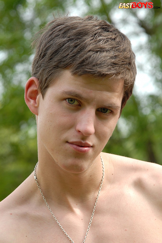 Blue Eyed Boys Porn - Sweet blue-eyed twink demonstrates his naked body